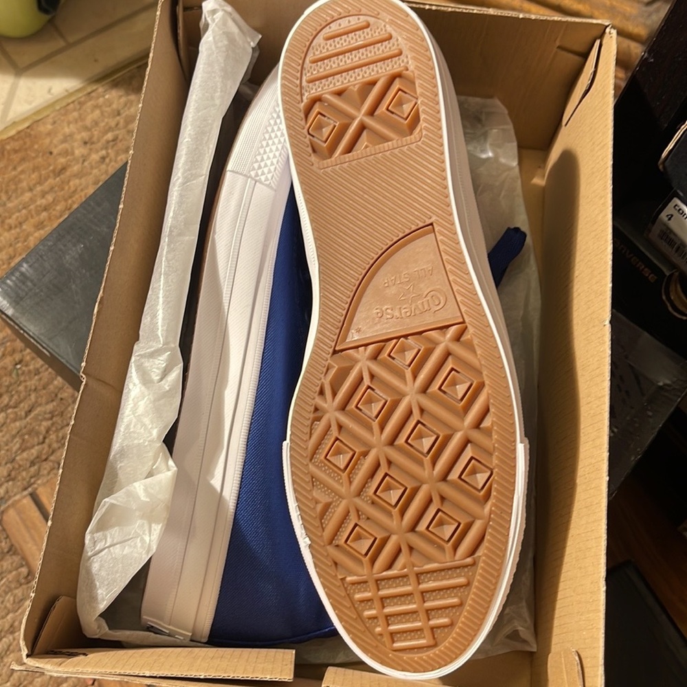 Authentic Blue converse - Picture 11 of 13